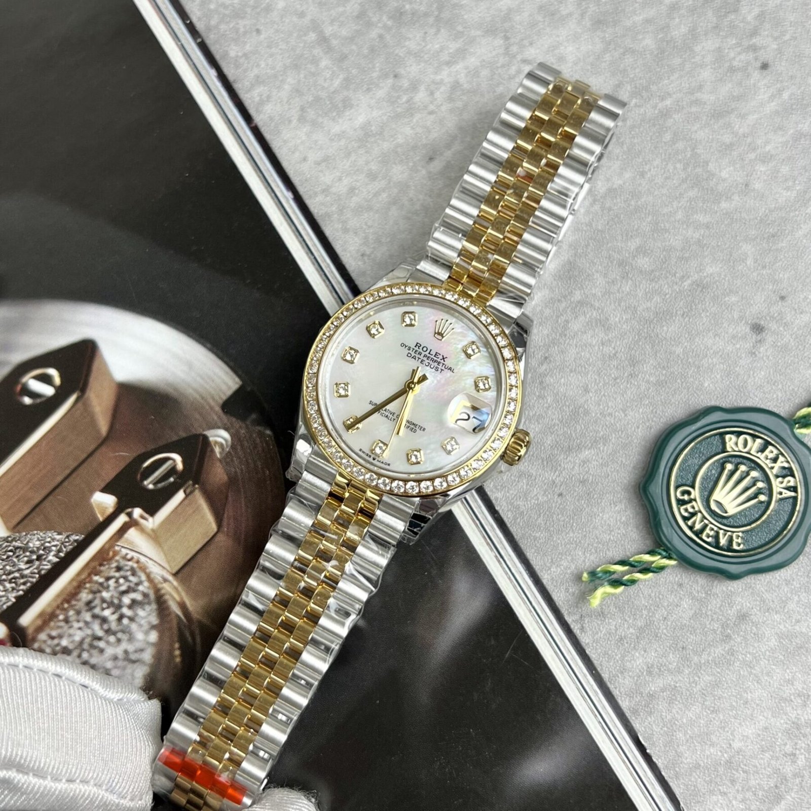 1750588576-229.jpg Rolex Datejust SS/YG Plated MOP Dial CZ Diamonds 31mm Jub AAA Replica - 图片 1