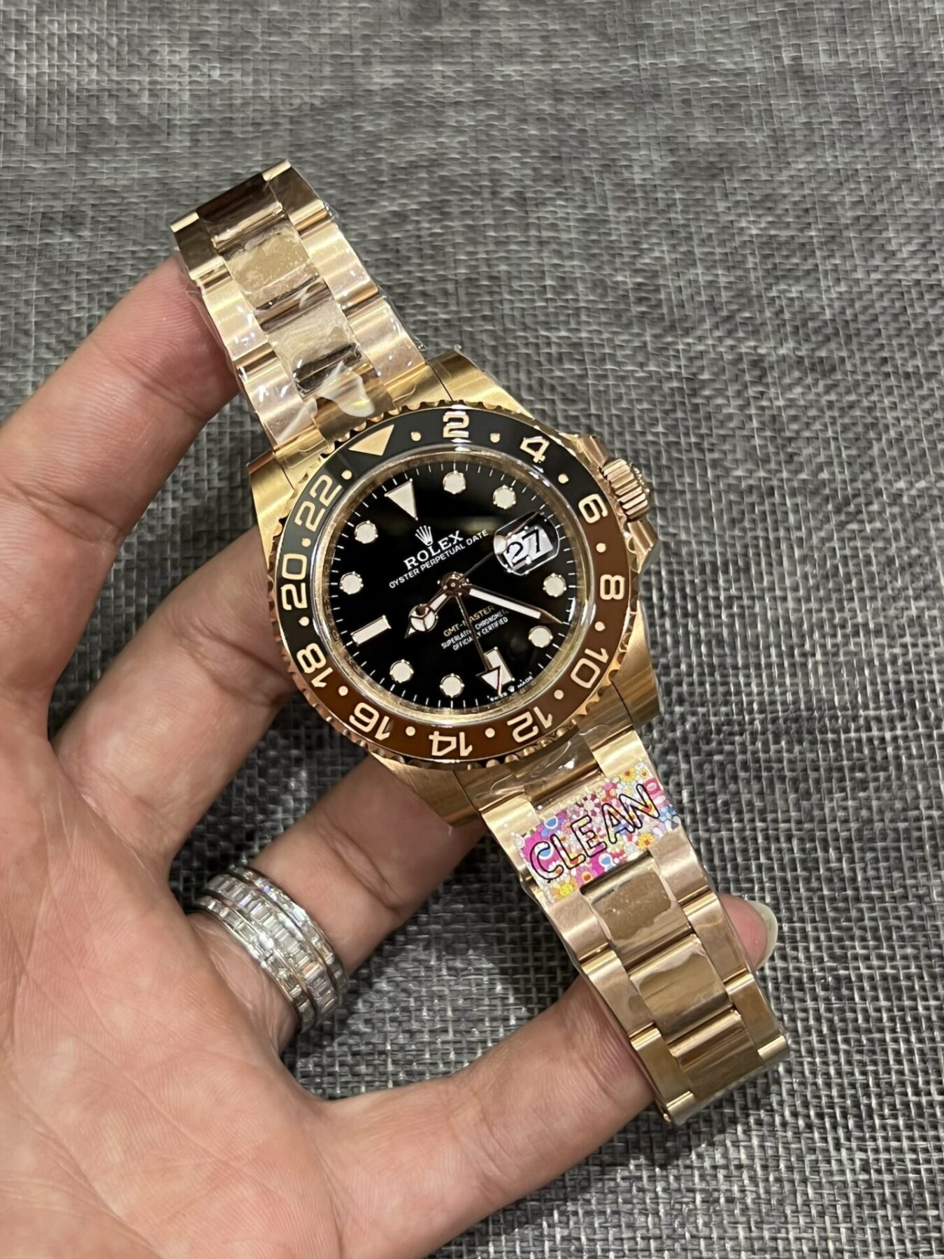 1750588601-239.jpg Rolex GMT-Master II 126715CHNR Root Beer YG Plated Black Dial 40mm Oyster Super Clone - 图片 1