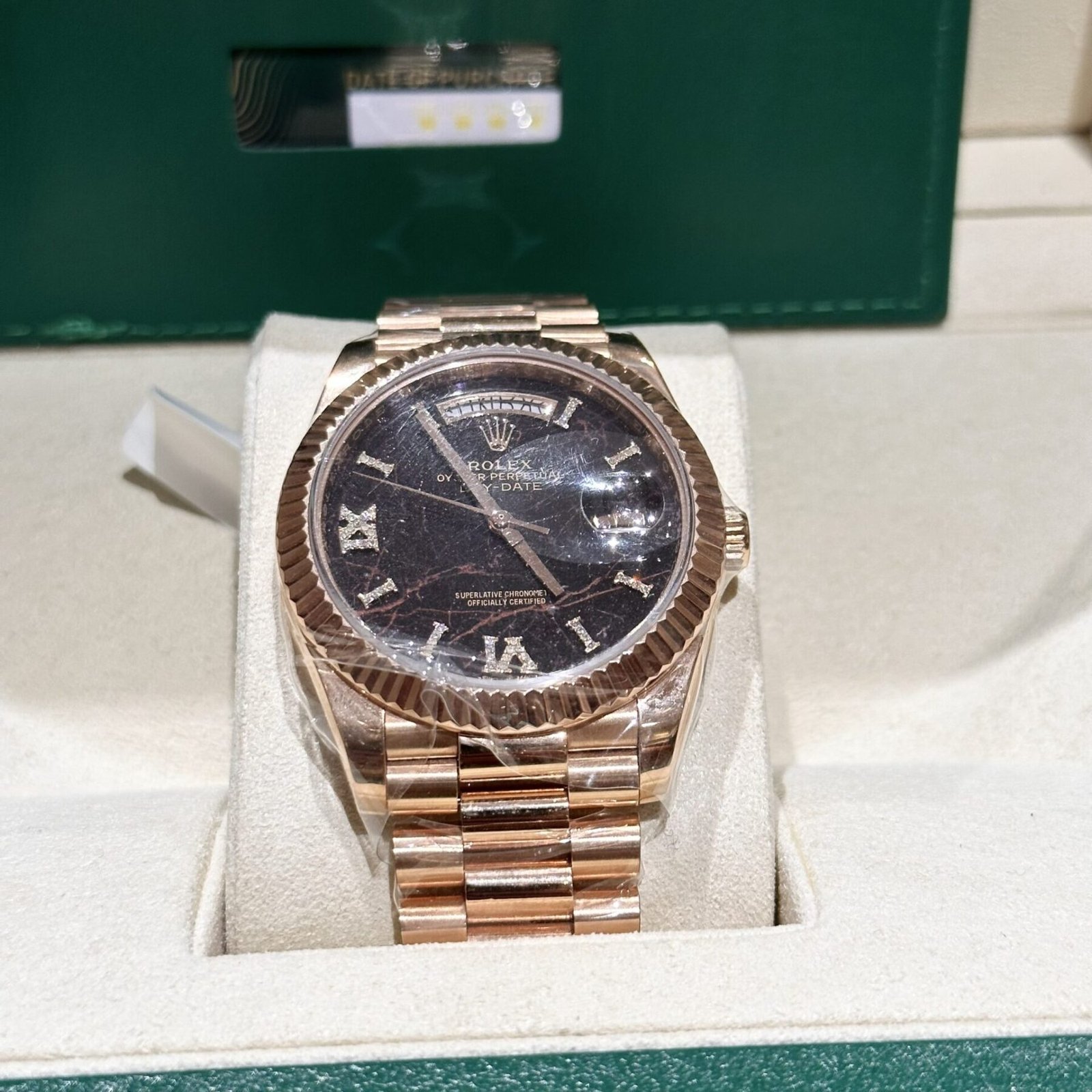 1750588636-252-2.jpg Rolex Day-Date RG Plated Eisenkiesel Dial CZ Diamonds 40mm Super Clone - 图片 1
