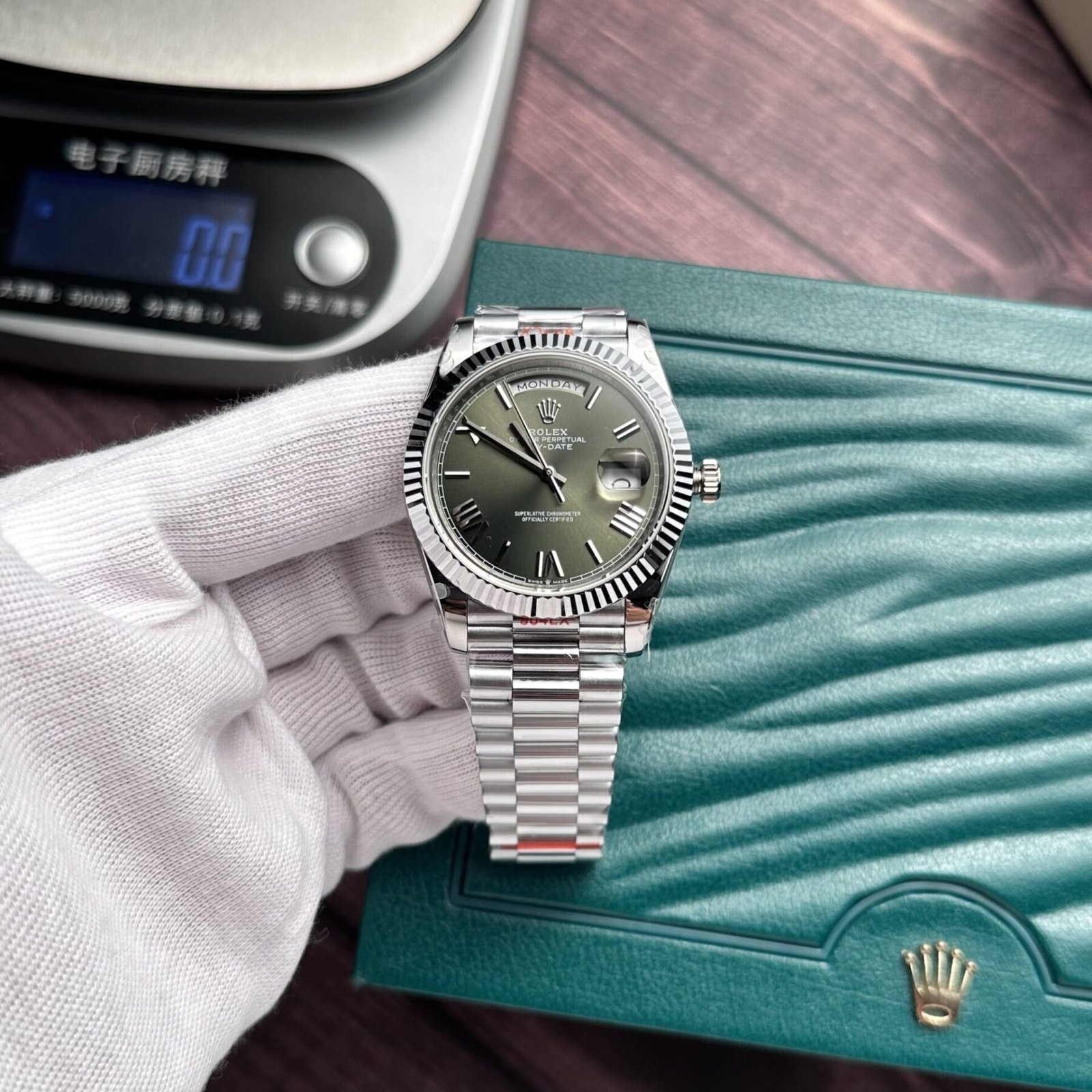 1750588682-271.jpg Rolex Day-Date 228236 904L Steel Green Dial 40mm Super Clone - 图片 1
