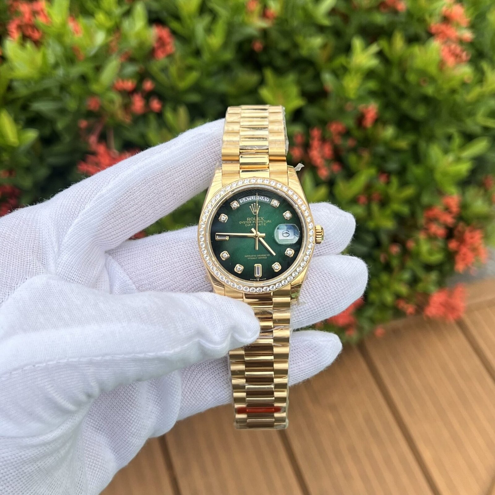 1750588872-347.jpg Rolex Day-Date 128348RBR YG Plated Ombre Green Dial CZ Diamonds 36mm EWF Replica - 图片 1