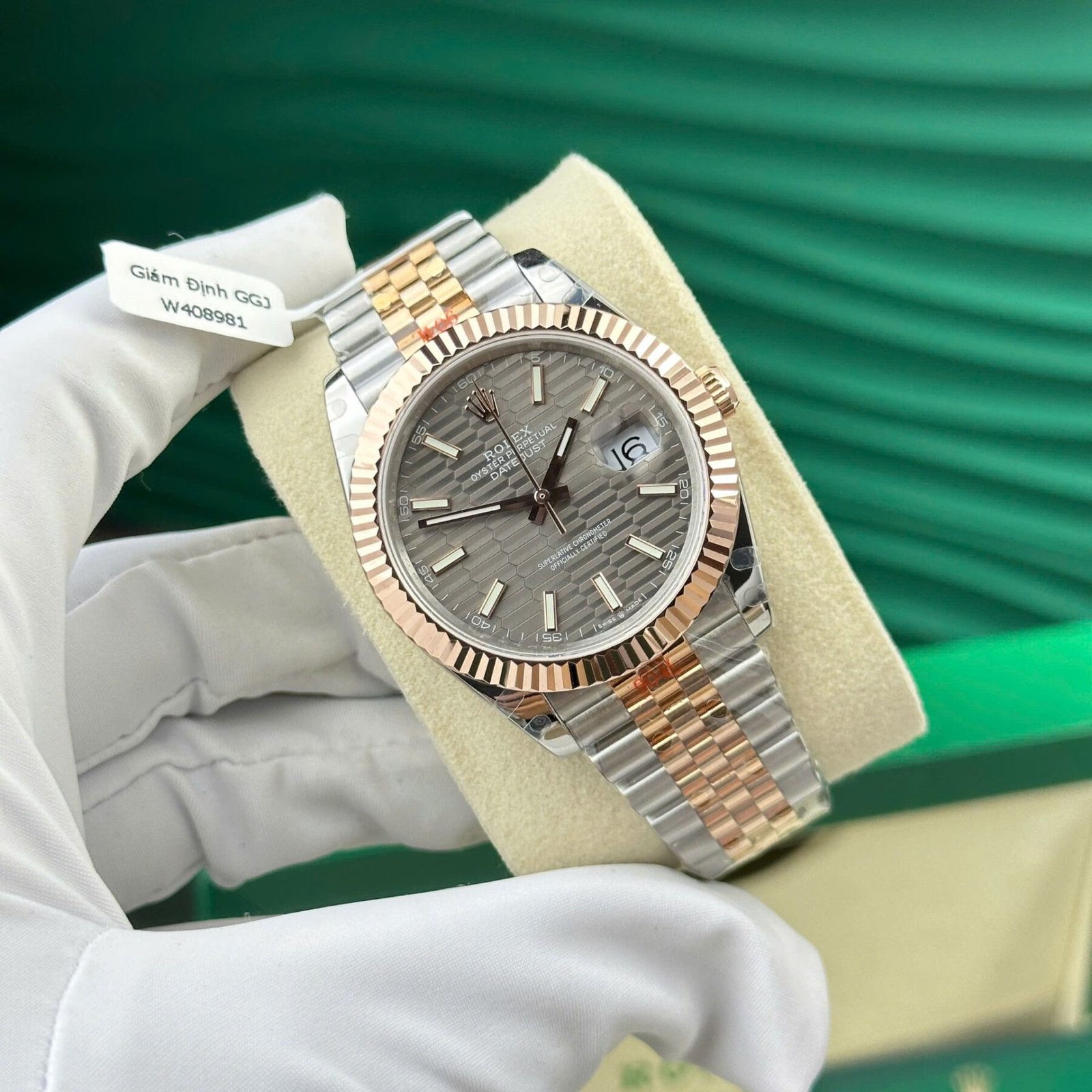 1750589456-560-1.jpg Rolex Datejust 126331 SS/RG Plated Fluted Grey Dial 41mm Jub Super Clone - 图片 1