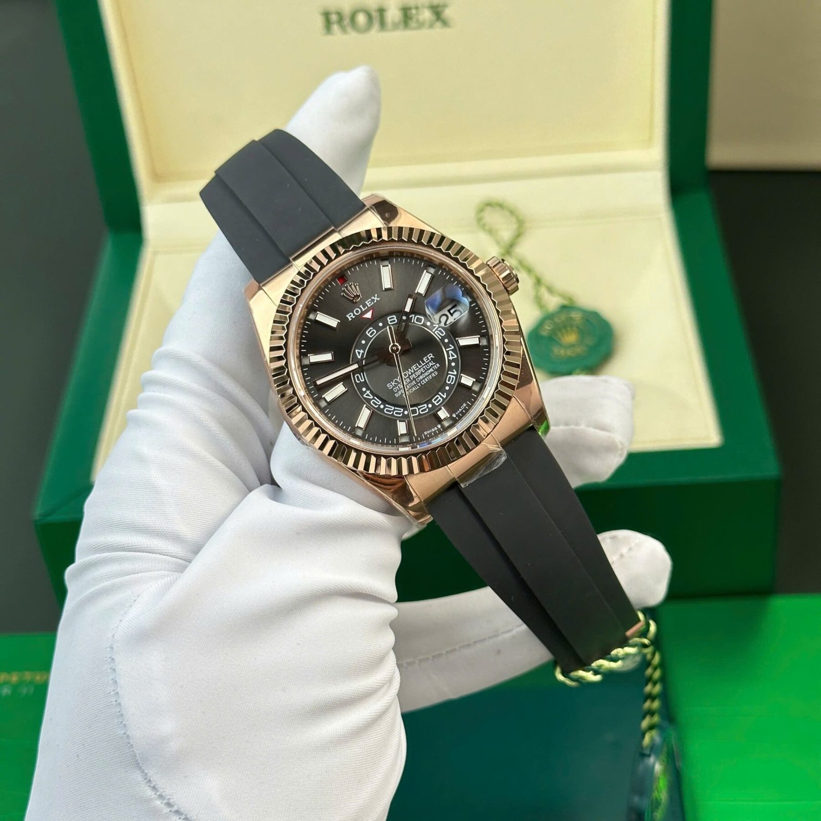 1750589684-641.jpg Rolex Sky-Dweller RG Plated Grey Dial 42mm Oysterflex Super Clone - 图片 1